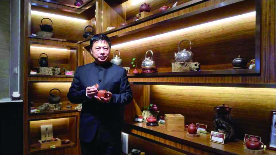 鐵骨刑警捍正義 儒雅之師樂生活——訪法學(xué)院副教授林偉強